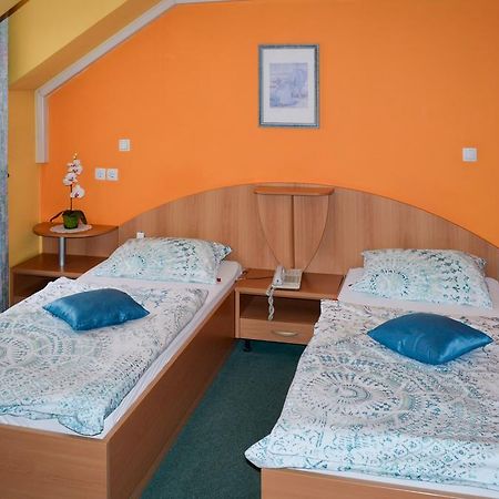 Penzion Gostilna Keber Domžale Kültér fotó
