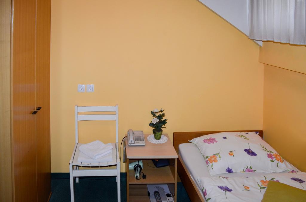 Penzion Gostilna Keber Domžale Kültér fotó